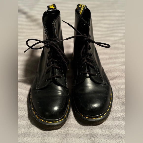 Black Doc Marten boots. Woman’s 8.5 - Picture 2 of 4